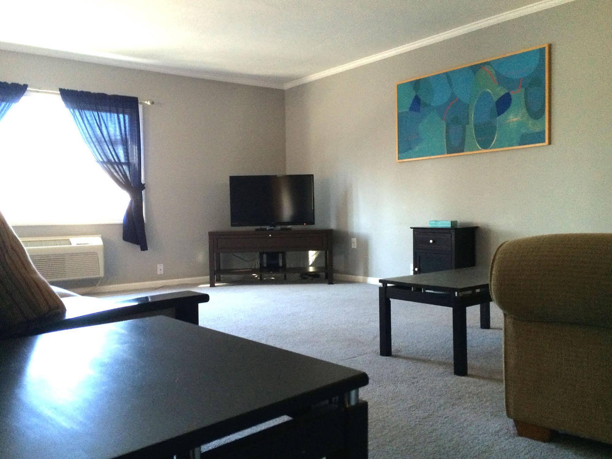 Motel Montreal เลคจอร์จ ภายนอก รูปภาพ