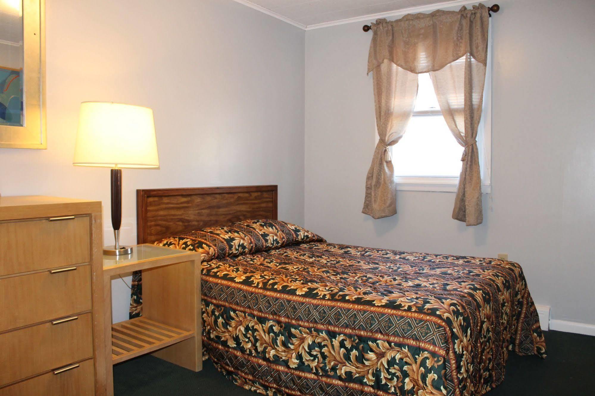 Motel Montreal เลคจอร์จ ภายนอก รูปภาพ